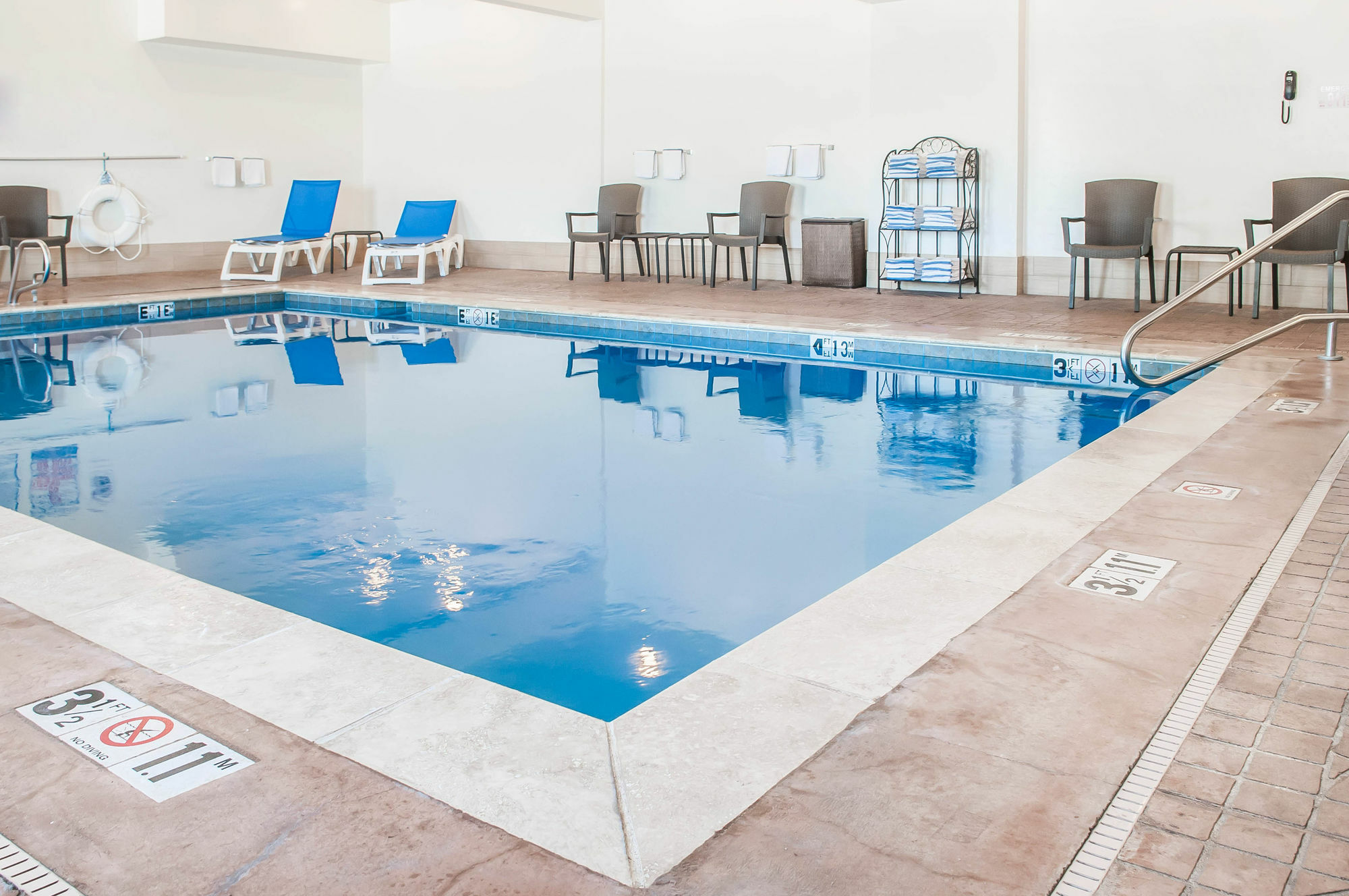 Comfort Suites Фармінґтон Екстер'єр фото